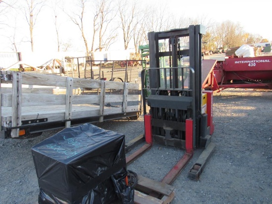Raymond Electric Forklift w/ Charger