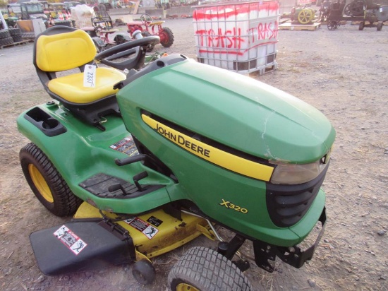 JD X320 Riding Mower