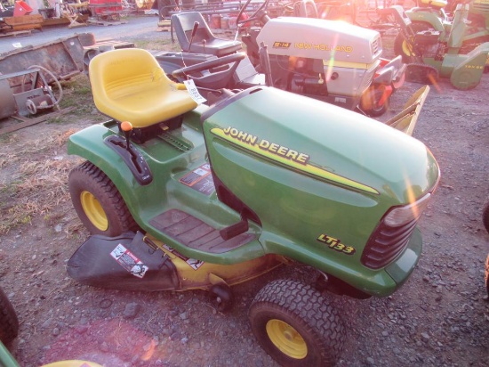 JD LT133 Lawn Tractor