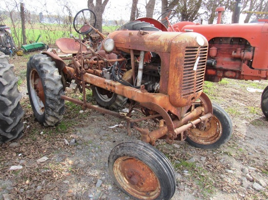 BF Avery Mod V Tractor w/Cultivators