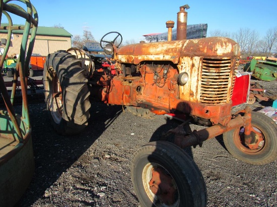 Case 400 Tractor, Gas, 2WD