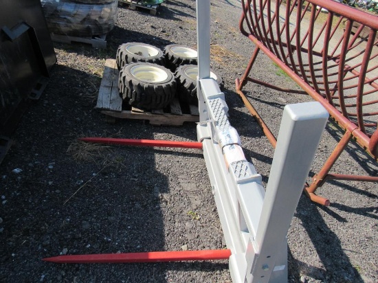 EZ Bale Handler 2 Spear Swivel Uni.QA Bale Spear