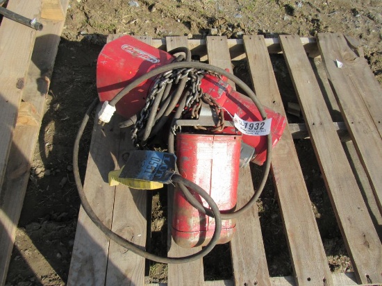 Dayton Electric Hoist