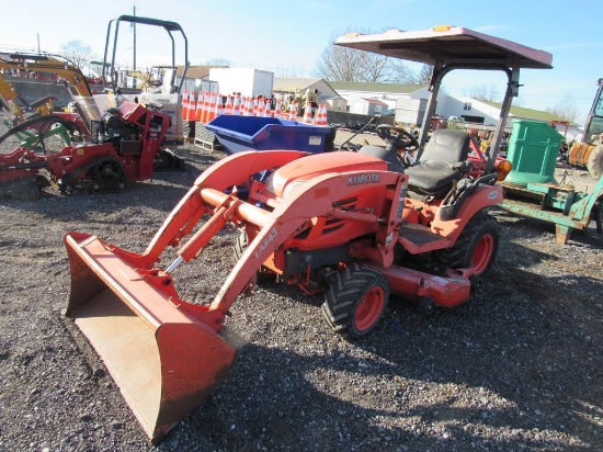 Kubota BXB350D, 4WD, FEL & Bucket, 60" Belly Mower