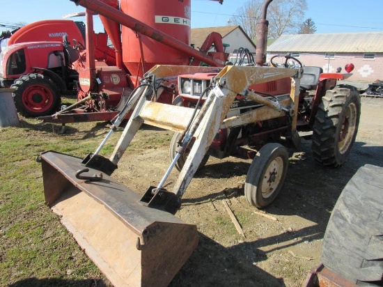 IH 284 Tractor w/ Loader, Gas, 2WD