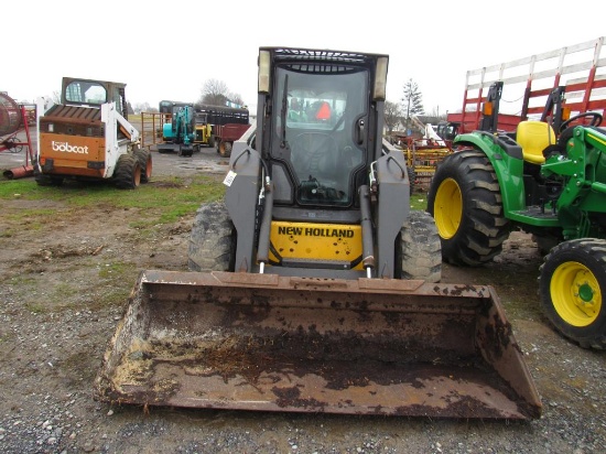NH L190 Skidloader, 84" Bucket, 2 Speed, Cab/Heat