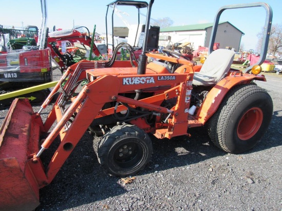 Kubota B2150 Tractor w/ Ldr, Dsl, 4WD, ROPS,