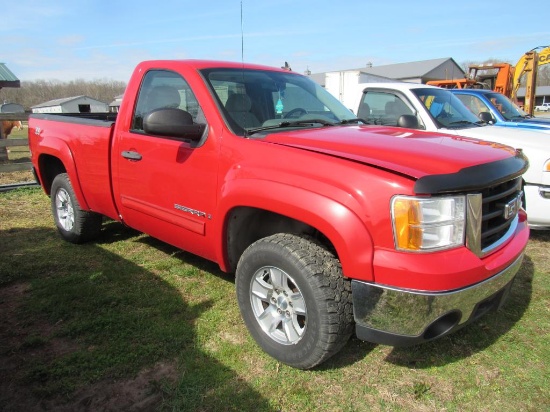 2007 GMC Sierra Z71 4x4 Pick Up Truck