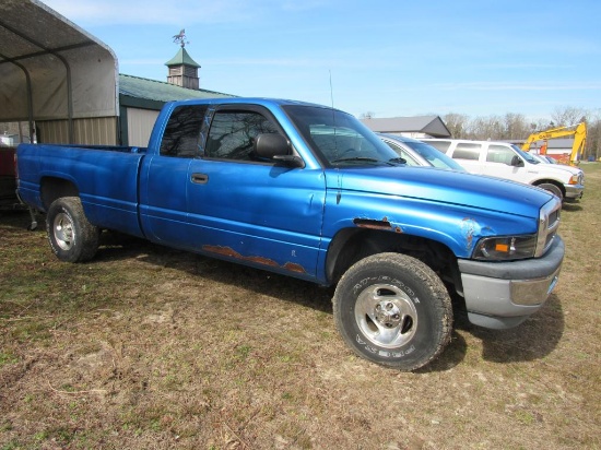 1999 Dodge 4WD Ext Cab Pick Up