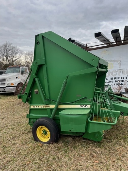 John Deere 500 Round Baler