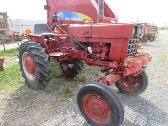 IH 274 Tractor