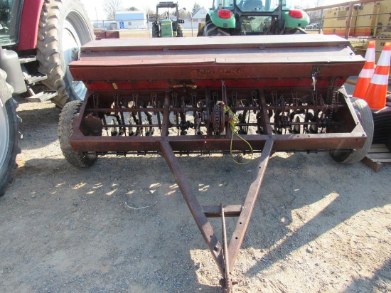 IH 10 Grain Drill w/ Grass Box