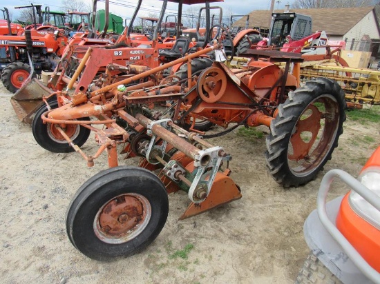 Allis Chalmers G Tractor (non-running)
