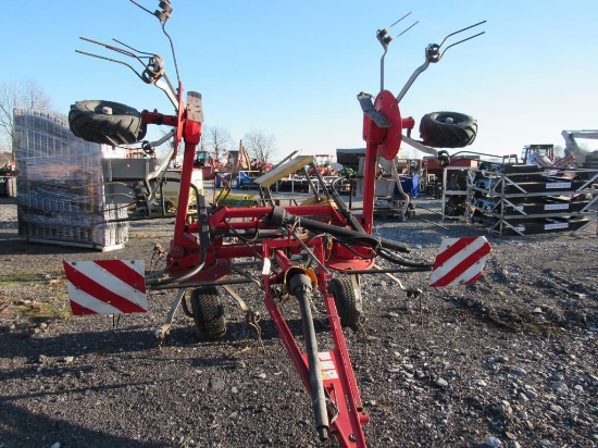 Pull Type Fella 4 Basket Hyd. Tedder