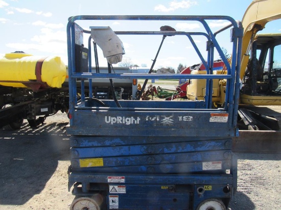 Upright MX19 19' Scissor Lift w/Charger