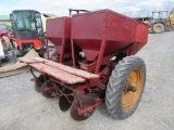 IH 2R Potato Planter