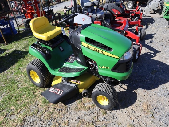 JD LA105 Riding Mower