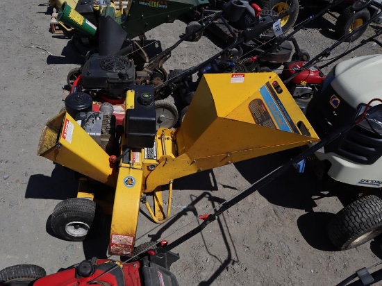 Cub Cadet 8HP Chipper Shredder, Model: 245-650C100