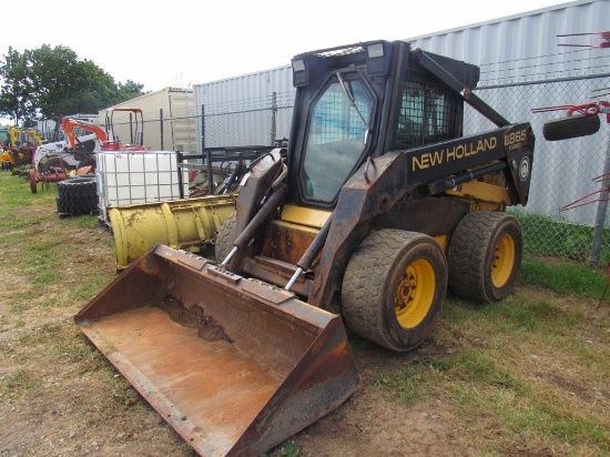 NH LX865 Skidloader
