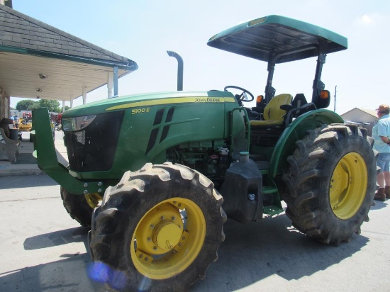 John Deere 5100 Utility Tractor
