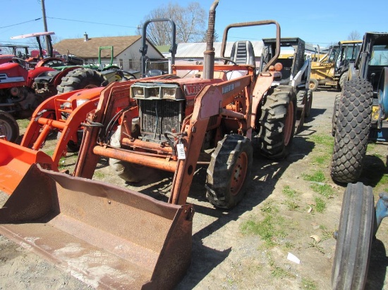 Kubota L2850 Tractor, 4x4, Loader (non-running)