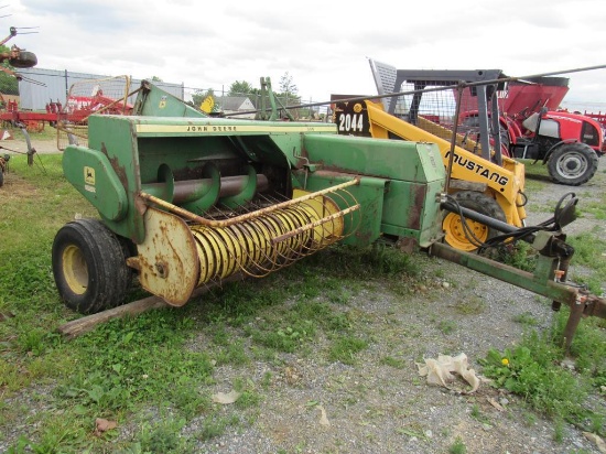 JD 336 Hay Baler w/Kicker