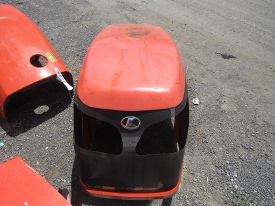 Kubota M7040 Hood