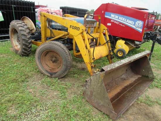 Ford 2000 Tractor