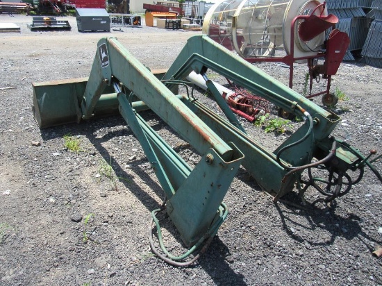 John Deere 148 Loader