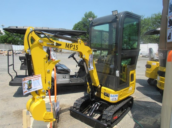 Machpro MP15 Mini Excavator w/cab