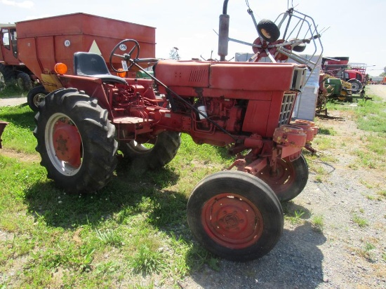 IH 274 Tractor