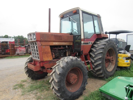 International Harvestor 786 Tractor