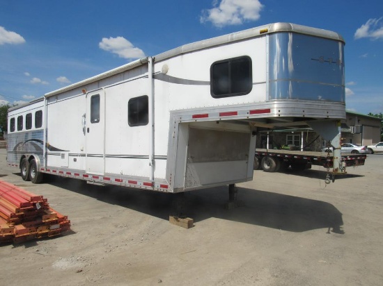 2006 Bison Gooseneck 38' Horse Trailer w/Title, w/