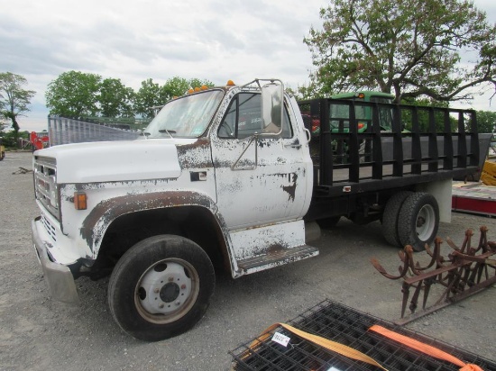 88' GMC 6000 Truck w/ Flatbed Lift Gate, Gas,