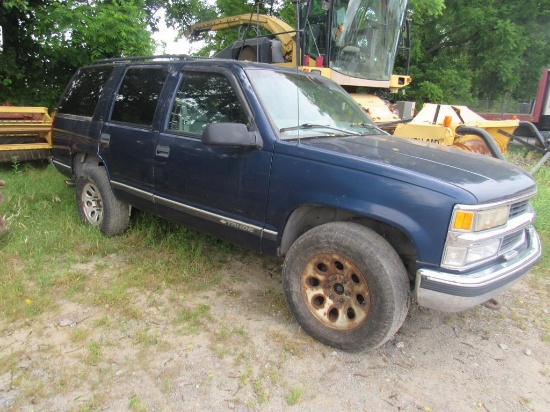 1999 Chevy Tahoe w/ Title, GVW: 6,800