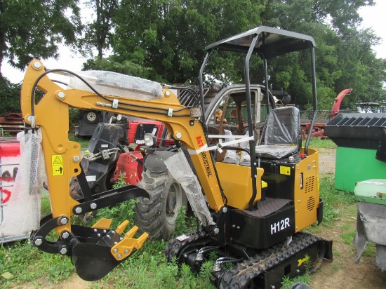 AGT H12R Excavator w/Canopy
