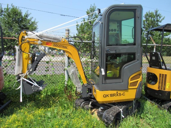 AGT QK18RXS-C Cab Excavator