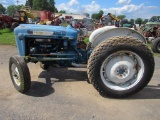 Ford 2000 Tractor