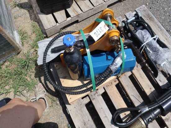 Miva VA35H Hyd Breaker for Excavator