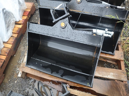 Miva 24" Tilting Bucket New