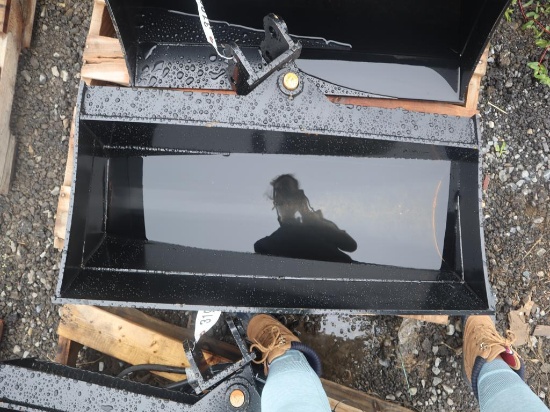 Miva 32" Tilting Bucket New