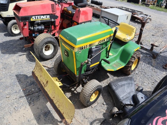 John Deere 116 Riding Tractor