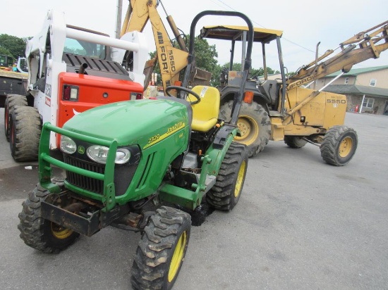 John Deere 2320 Tractor