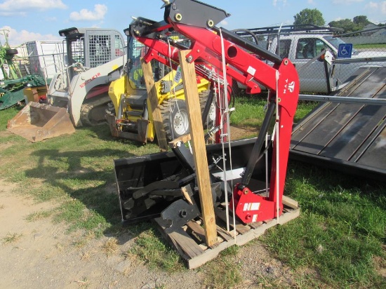 TYM TX39H Loader