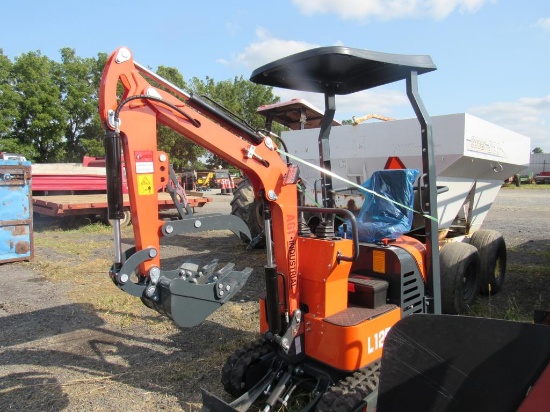 AGT L12R Mini Excavator w/Canopy