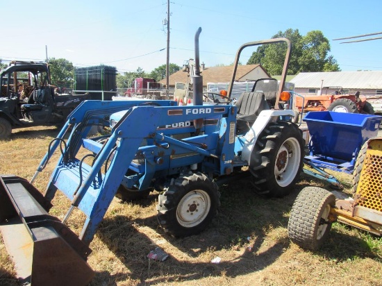 Ford 1520 Tractor Loader Backhoe