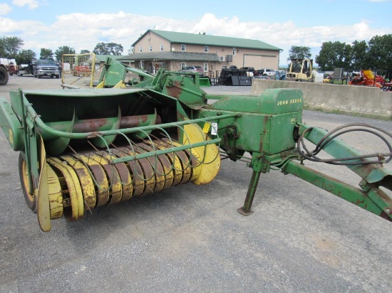 John Deere 24T Square Baler