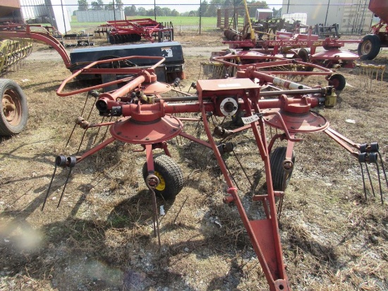 New Holland 163 Tedder