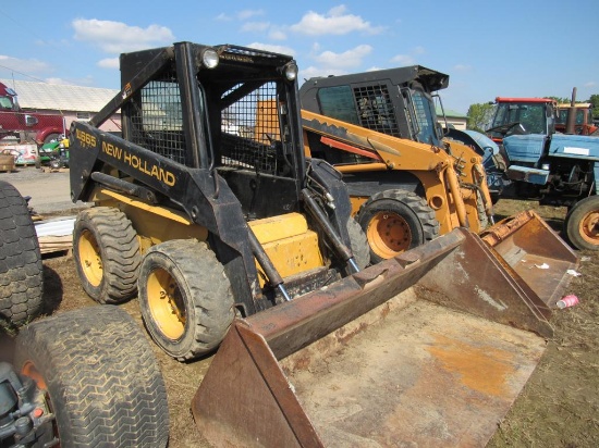 New Holland LX665 Skidloader