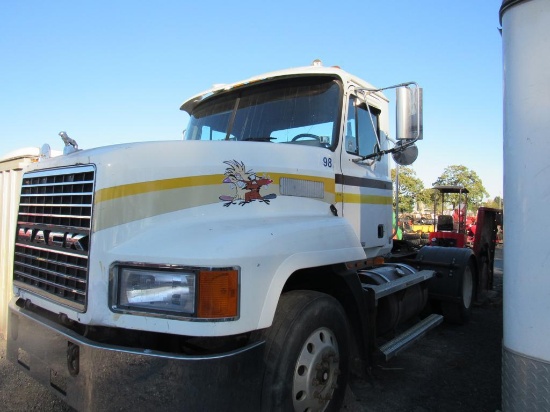 1999 Mack Truck Tractor w/Title